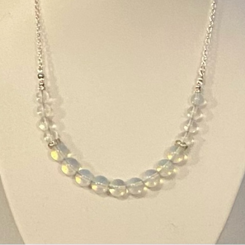 NEW Glass bead necklace